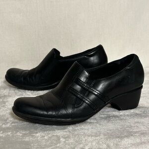 Clark's Leather Buckle Pumps Women’s 9.5 Heels 1.5 Inch